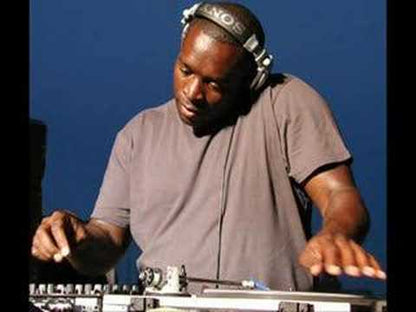 Kevin Saunderson - Bounce Your Body To The Box